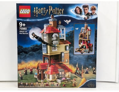 LEGO Harry Potter "Attack on the Burrow" set 75980...