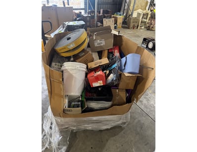 Assorted pallet lot of homewares including drop sh...