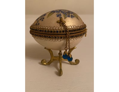 Antiques, Vintage & Interior Treasures (A1005) - Lot 837