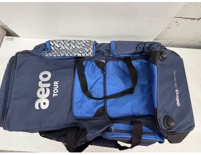 BRAND NEW

Aero brand wheeled cricket bag/luggag...