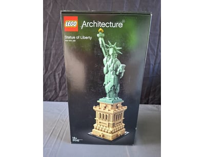 **UNRESERVED** LIFETIME COLLECTION OF LEGO PART... - Lot 378
