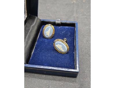 WEDGWOOD JASPERWARE CAMEO CUFFLINKS

584608+23