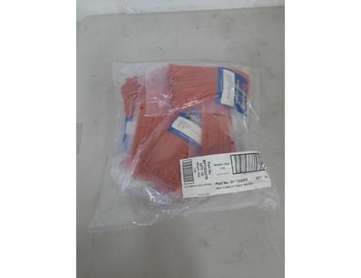 Box of cable ties, 4.8mm, unknown quantity. 

SOLD...