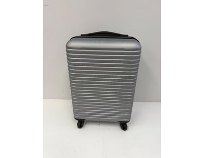 Two-piece luggage set comprising a silver hardshel...