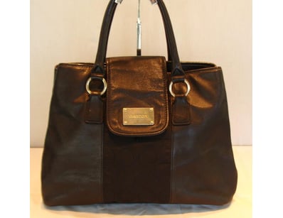 Designer Vault (A982) - Lot 675