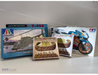 VINTAGE MODEL KIT COLLECTION - MILITARY AIRCRAFT, ...