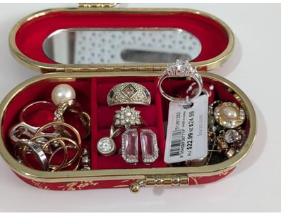 The Curio Collection (A983) - Lot 1038