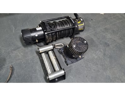 MOSTLY UNRESERVED 4x4 WORKSHOP BUSINESS CLOSURE... - Lot 110