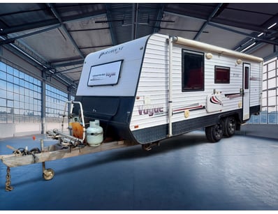<b>2014 Paramount Vogue Corrugation Pack Caravan -...