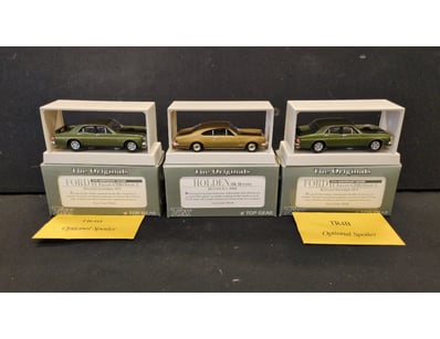3X TRAX THE ORIGINALS 1:24 SCALE MODEL CARS

Ite...