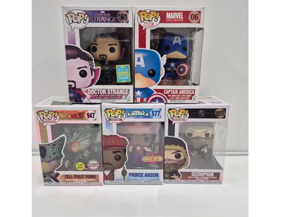 Curios & Collectables (A977) - Lot 8085