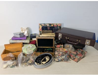 SA Public Trustee Home & Collectables Clearanc... - Lot 4024