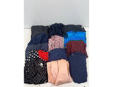 Entire Vintage Clothing Store Liquidation (ON11... - Lot 112
