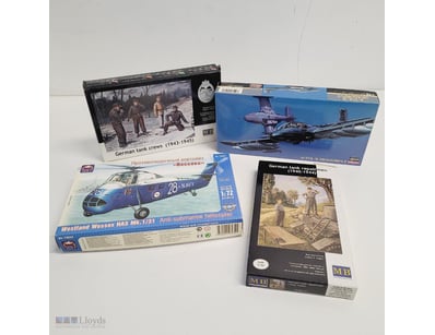 COLLECTION OF FOUR MILITARY SCALE MODEL KITS - WWI...