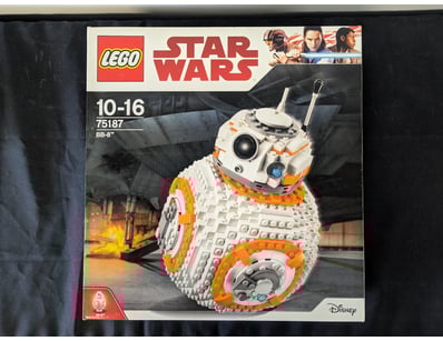 **UNRESERVED** COOKIE'S LIFETIME COLLECTION OF ... - Lot 230