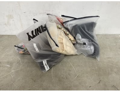 Unclaimed Freight (GCA1007) - Lot 276