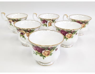 ROYAL ALBERT OLD COUNTRY ROSES TEACUPS - SIX PIECE...