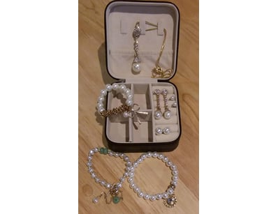 The Curio Collection (A985) - Lot 1057