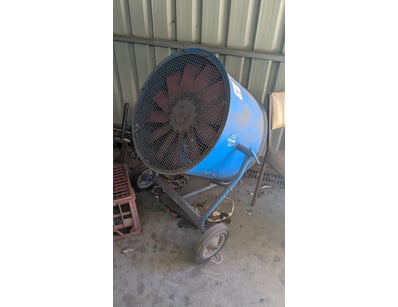 Mostly UNRESERVED POLY TANKs Manufacturer CLOSU... - Lot 271