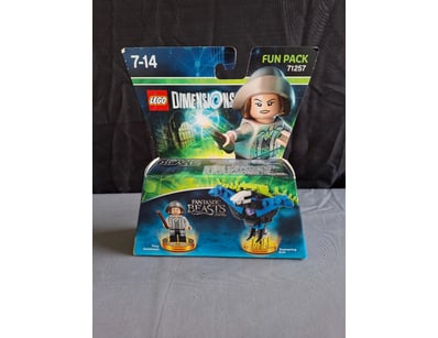 **UNRESERVED** LIFETIME COLLECTION OF LEGO PART... - Lot 394