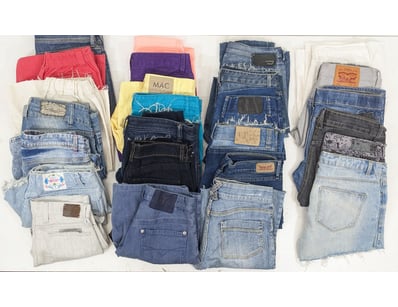 Entire Vintage Clothing Store Liquidation (ON11... - Lot 397