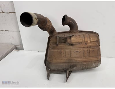 Vintage automotive exhaust muffler assembly featur...