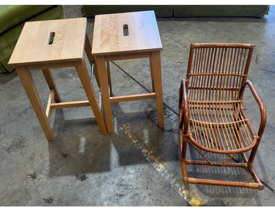 1x children’s rocking chair
2x bar stools
1 x st...