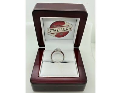 18CT WHITE GOLD TRILOGY ENGAGEMENT RING

BOX: YES
...
