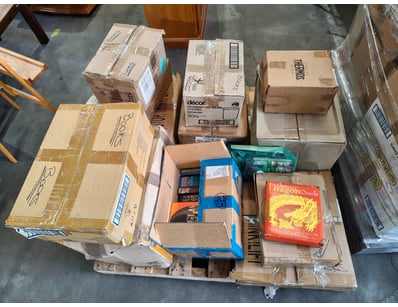 Substantial collection of books and collectibles c...