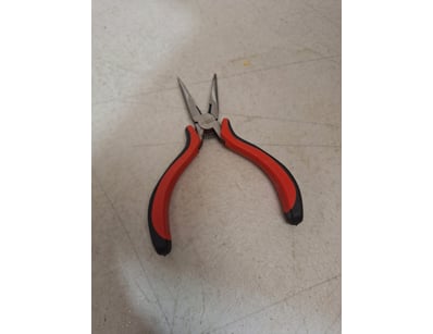 Mini Long Nose Plier, Qty Approx 24 

BID PER EA...