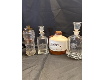 JIM BEAM BOURBON WHISKEY DECANTER COLLECTION 

SOL...
