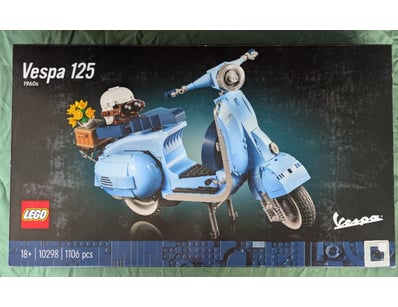 **UNRESERVED** LIFETIME COLLECTION OF LEGO PART... - Lot 136