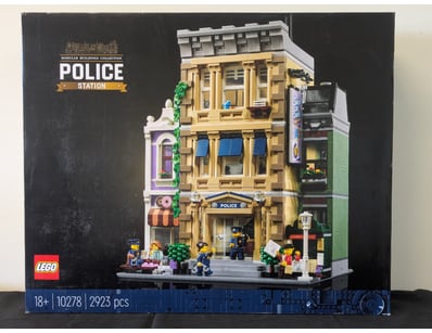 **UNRESERVED** COOKIE'S LIFETIME COLLECTION OF ... - Lot 197