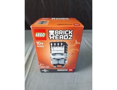 **UNRESERVED** LIFETIME COLLECTION OF LEGO PART... - Lot 309