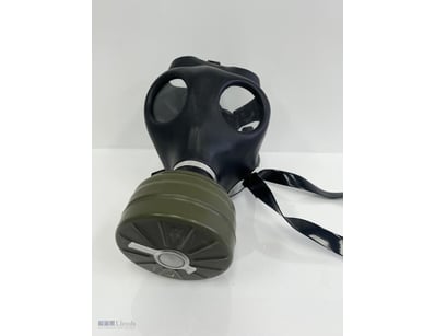 GERMAN POST WW2 PROTECTION GAS MASK WITH FILTER - ...