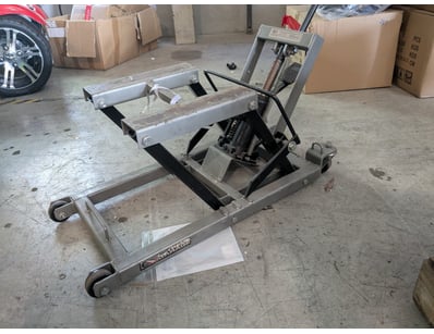 UNRESERVED Scooter Recreational Business Closure... - Lot 75