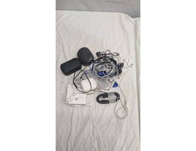 UNRESERVED Airport - Lost Property (A980) - Lot 665