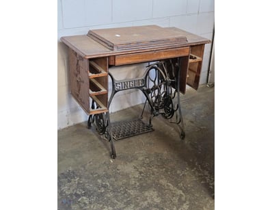Sewing machine, Singer 

Dimensions 78cm H x 92cm ...