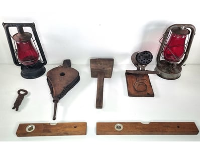Antique & Vintage Showcase (A979) - Lot 3000