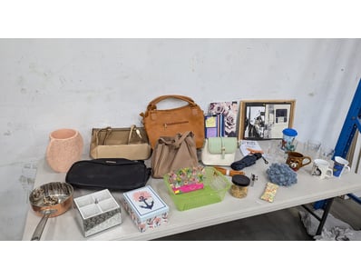 House & Homewares (A978) - Lot 796