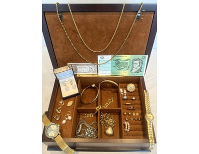 The Curio Collection (A989) - Lot 1500