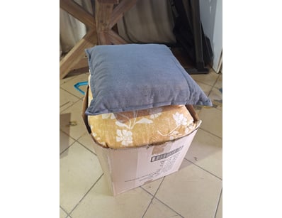 Assorted Pillows

SOLD AS LOT

