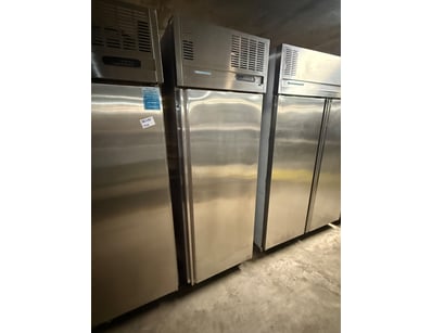 Sanden Intercool YPR-068R single-door refrigerated...