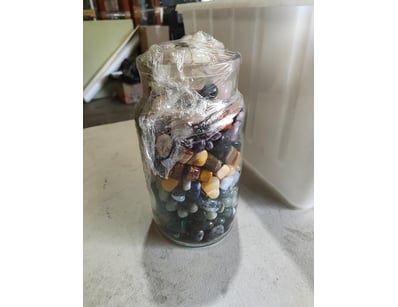 COLLECTION OF ASSORTED GEMSTONES AND GEM CARDS AND...