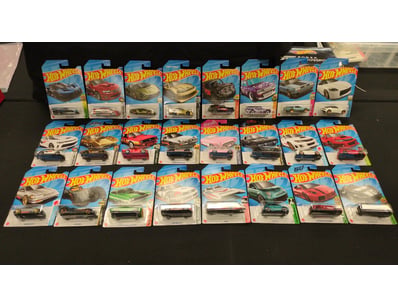 24X HOT WHEELS CARS INCLUDING BATMOBILE, LAMBORGHI...