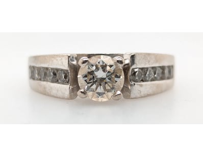 UNRESERVED Airport - Lost Property (A980) - Lot 179