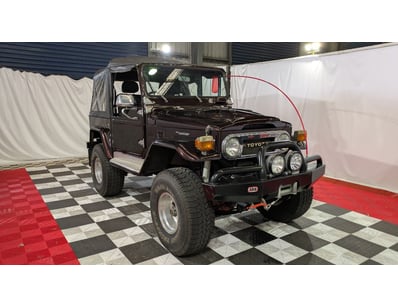 <b>1976 Toyota Land Cruiser FJ40 - Burgundy - 44,9...