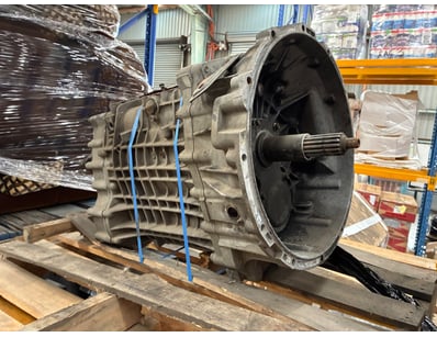 Industrial manual transmission gearbox assembly, a...