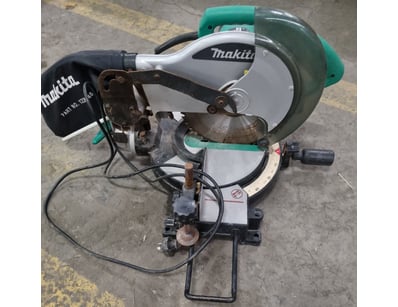 Makita M243 electric mitre saw, 255mm blade, 1500W...