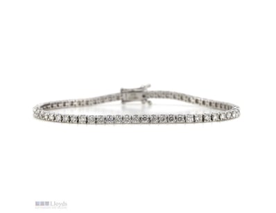 9K WHITE GOLD, 2.58CT TDW DIAMOND, TENNIS BRACELET...